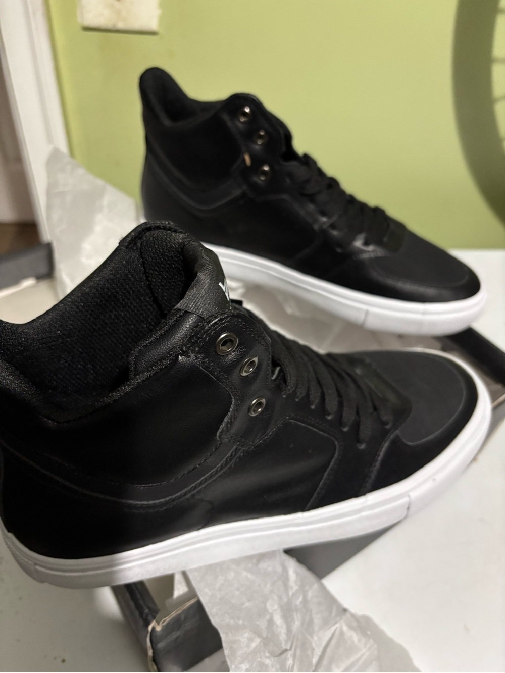 London Fog Black High-Top boot sneaker with White Sole - Picture 6 of 6